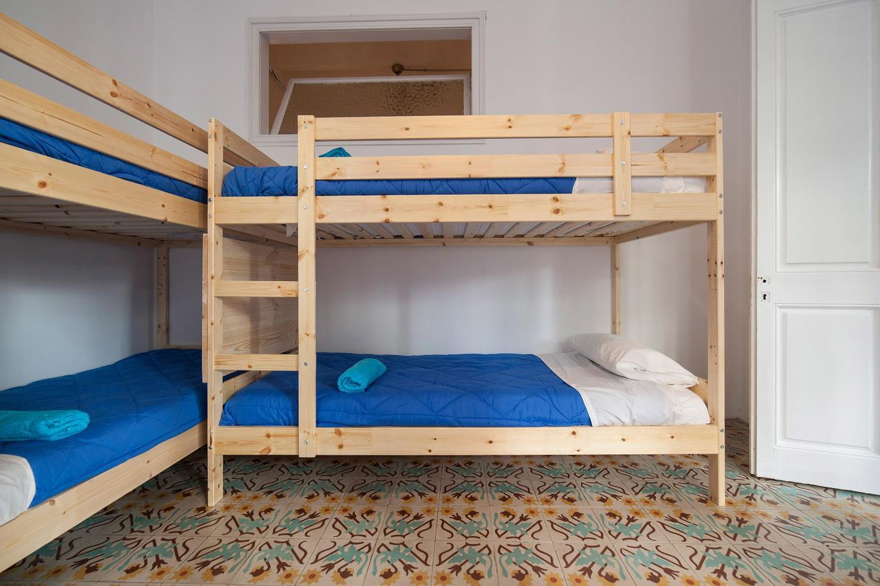 Bed In Girona Bed & Breakfast Exterior foto