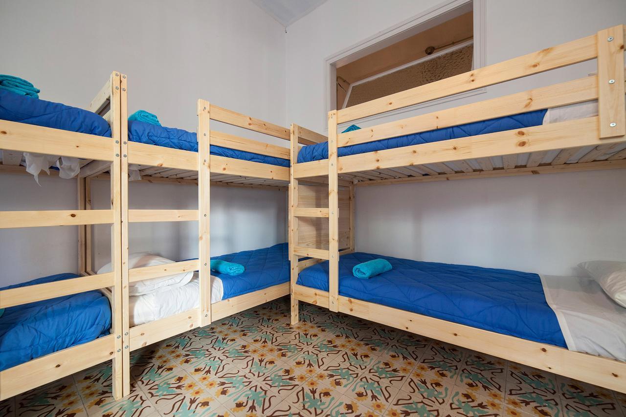 Bed In Girona Bed & Breakfast Exterior foto