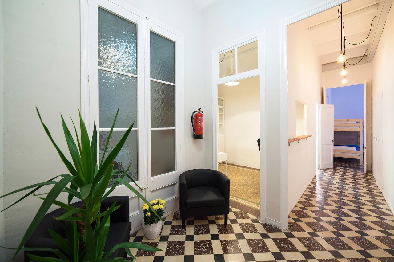 Bed In Girona Bed & Breakfast Exterior foto