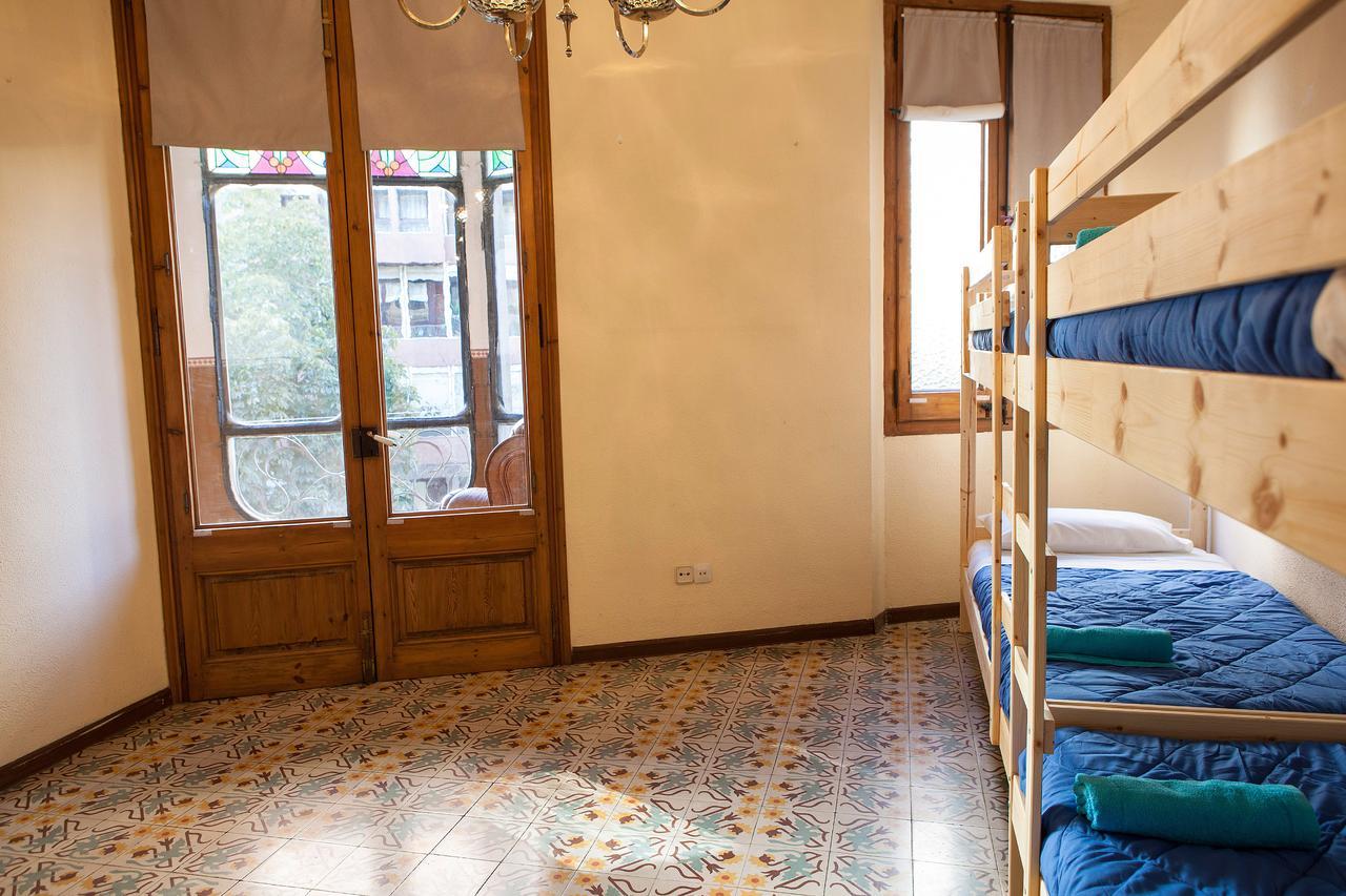 Bed In Girona Bed & Breakfast Exterior foto