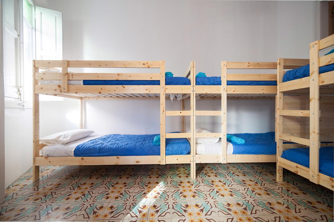 Bed In Girona Bed & Breakfast Exterior foto