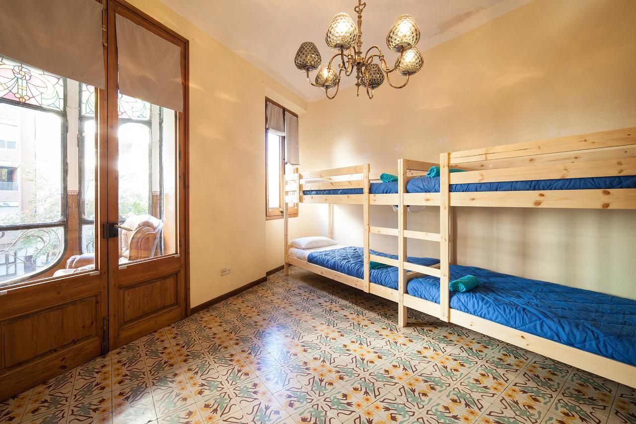 Bed In Girona Bed & Breakfast Exterior foto