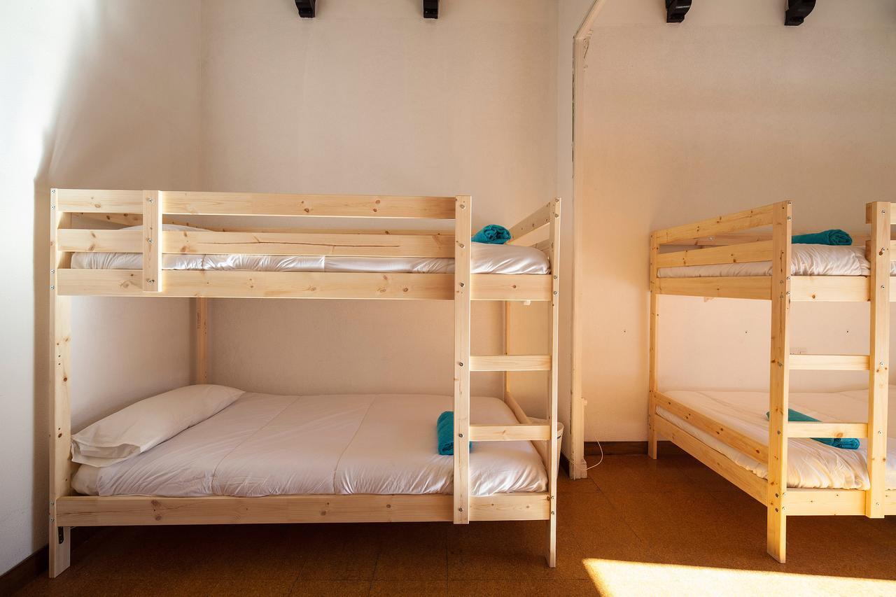 Bed In Girona Bed & Breakfast Exterior foto