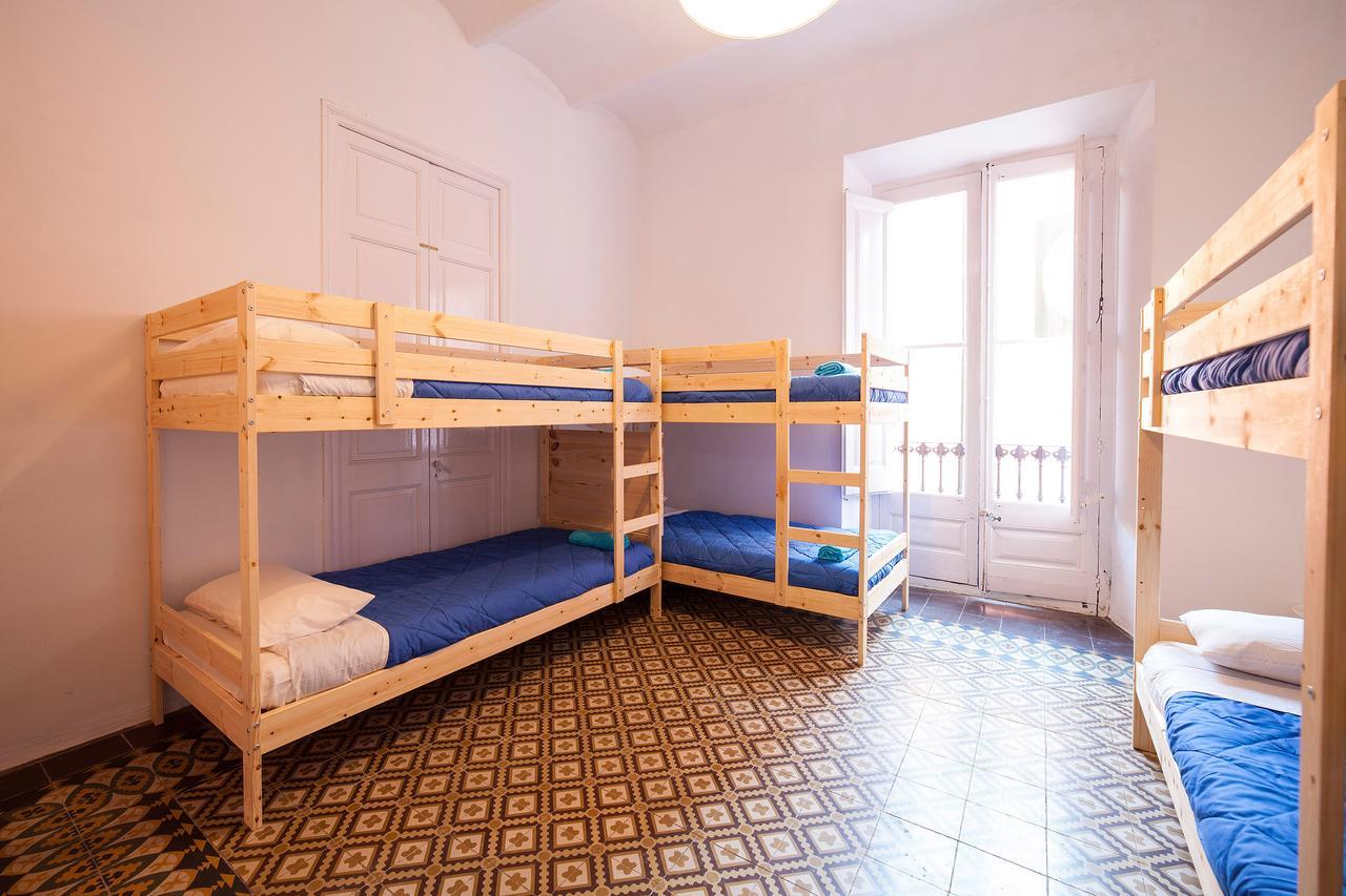 Bed In Girona Bed & Breakfast Exterior foto