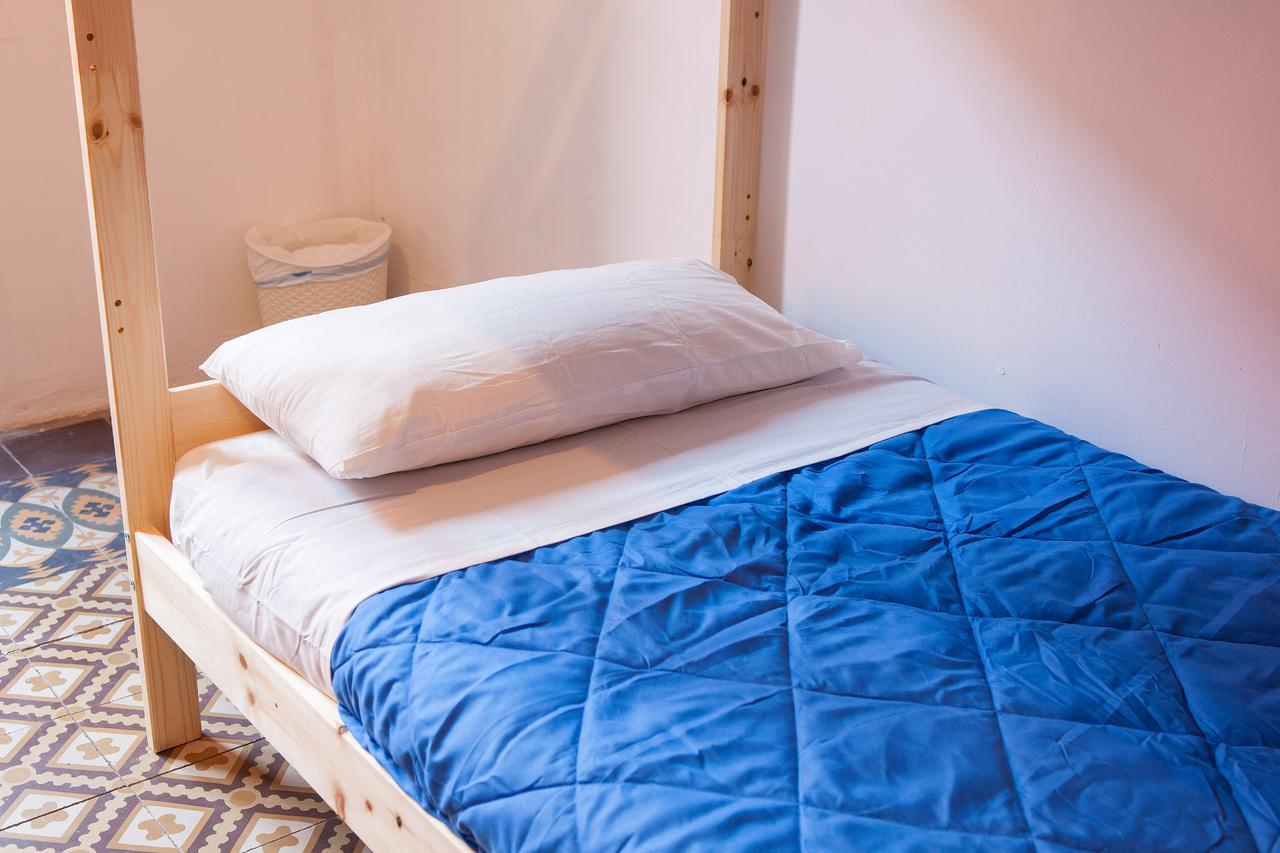 Bed In Girona Bed & Breakfast Exterior foto