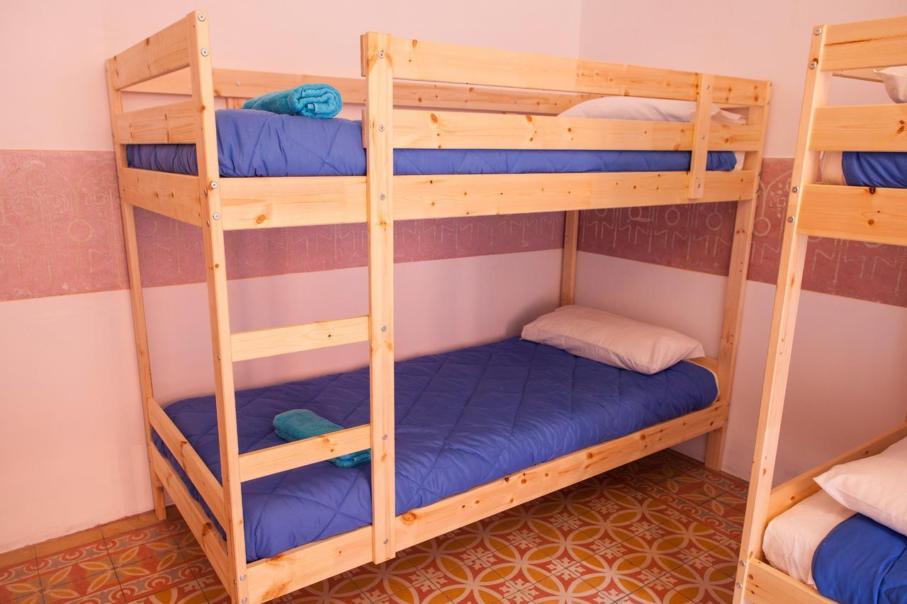 Bed In Girona Bed & Breakfast Exterior foto